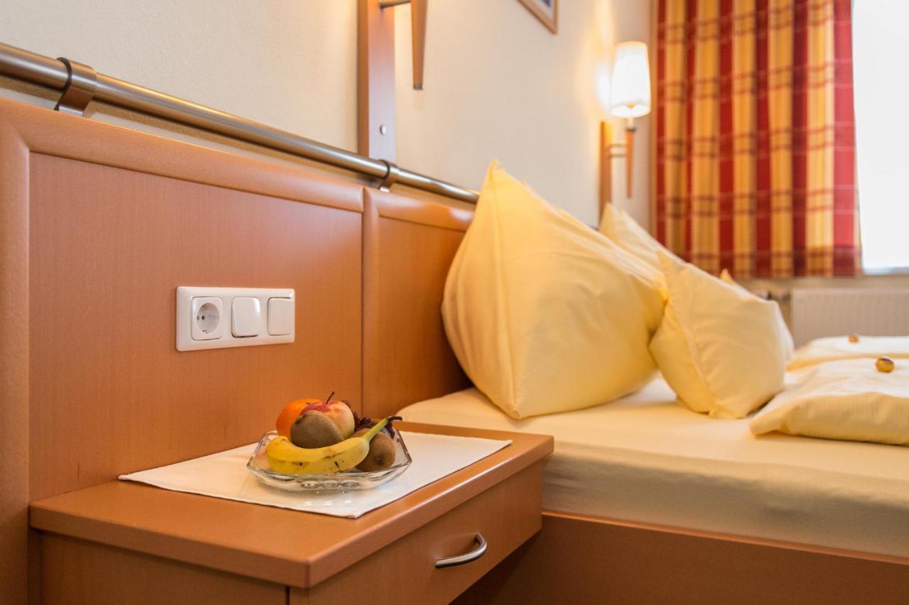 Pension Elisabeth Russbach am Pass Gschuett Room photo